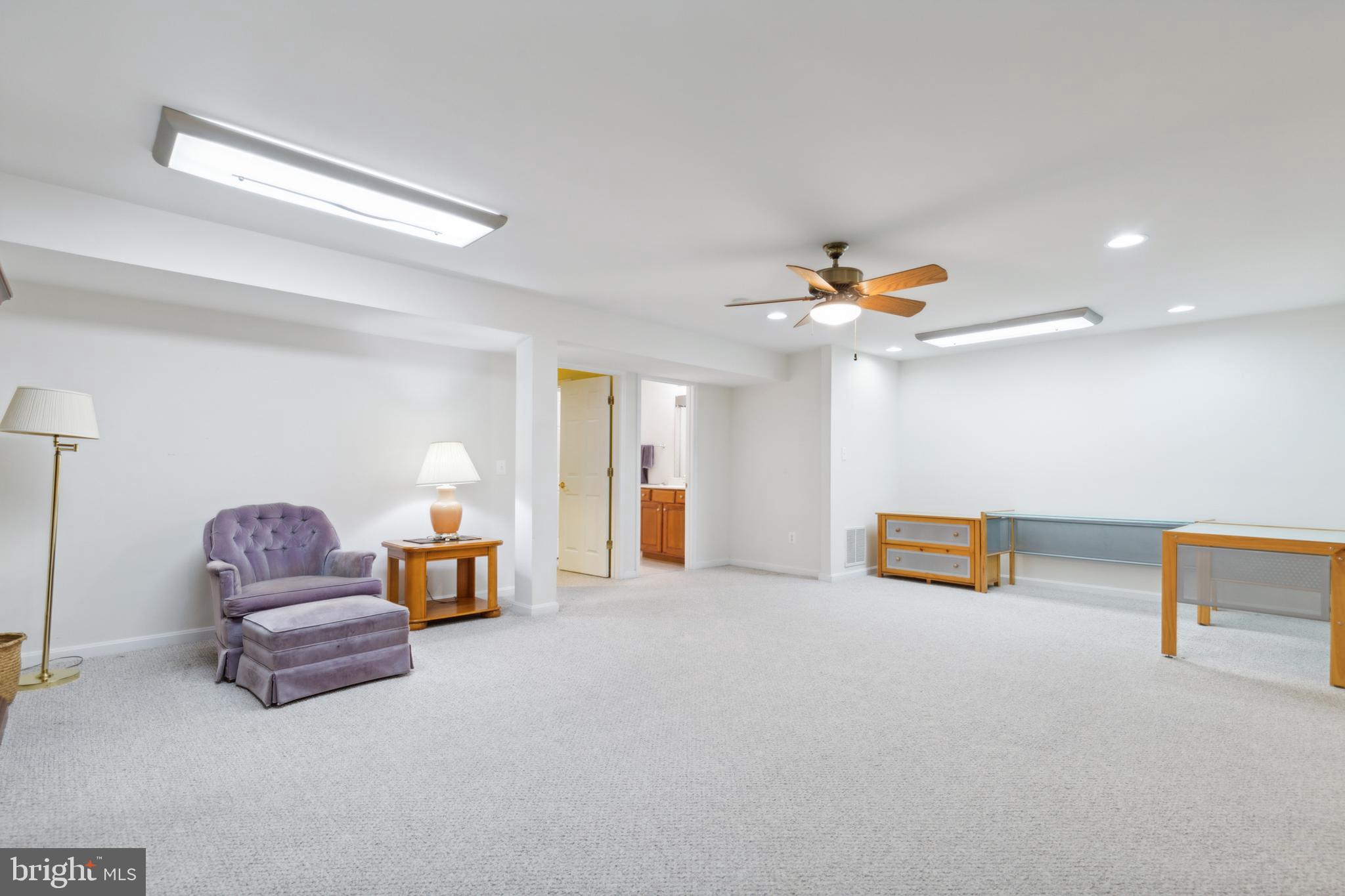 FOUR SEASONS IN HISTORIC VIRGINIA - Residential