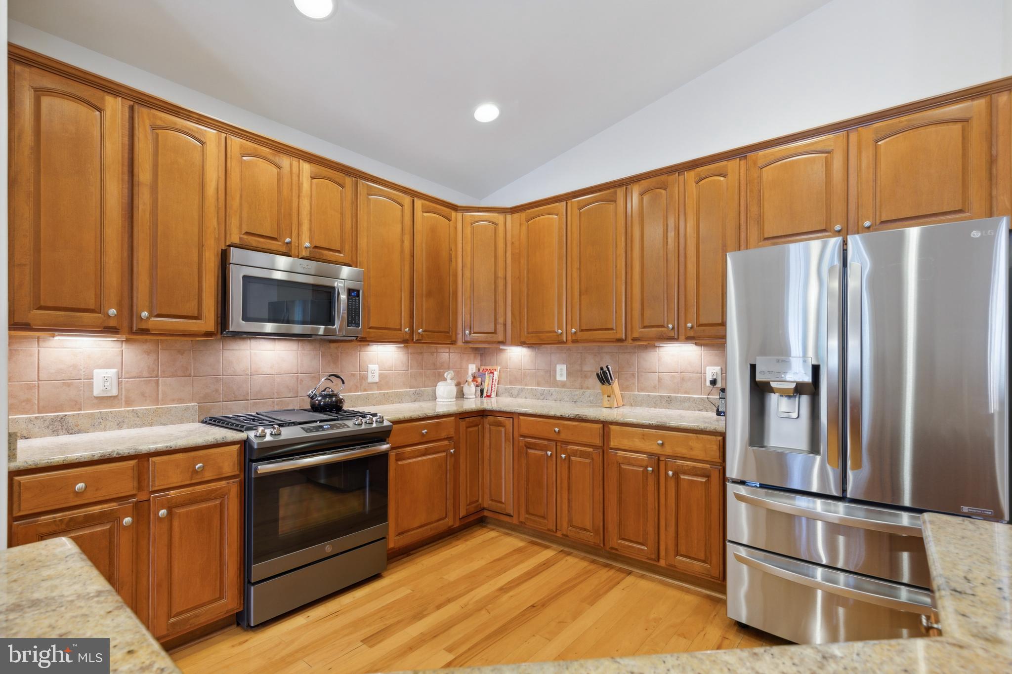 FOUR SEASONS IN HISTORIC VIRGINIA - Residential