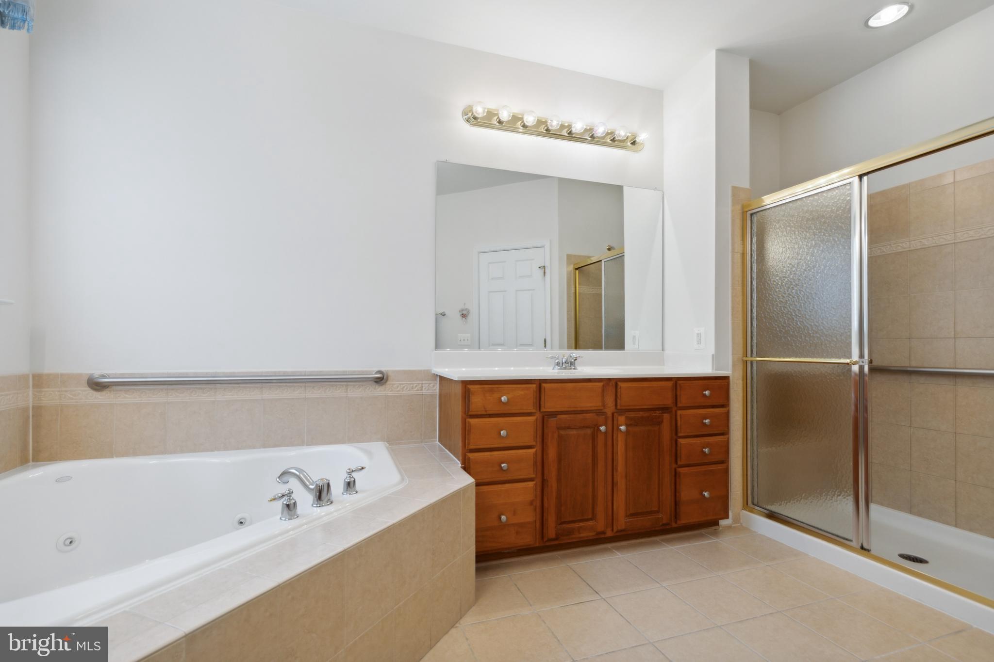 FOUR SEASONS IN HISTORIC VIRGINIA - Residential