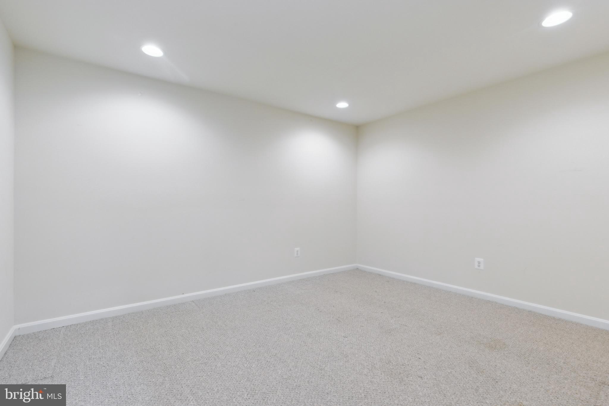 FOUR SEASONS IN HISTORIC VIRGINIA - Residential