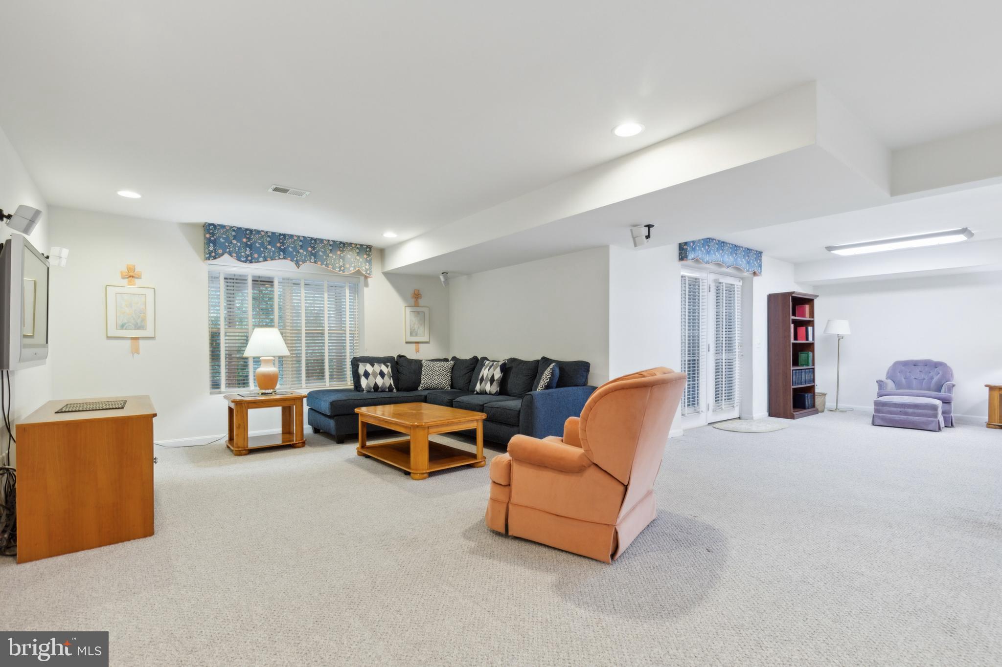 FOUR SEASONS IN HISTORIC VIRGINIA - Residential