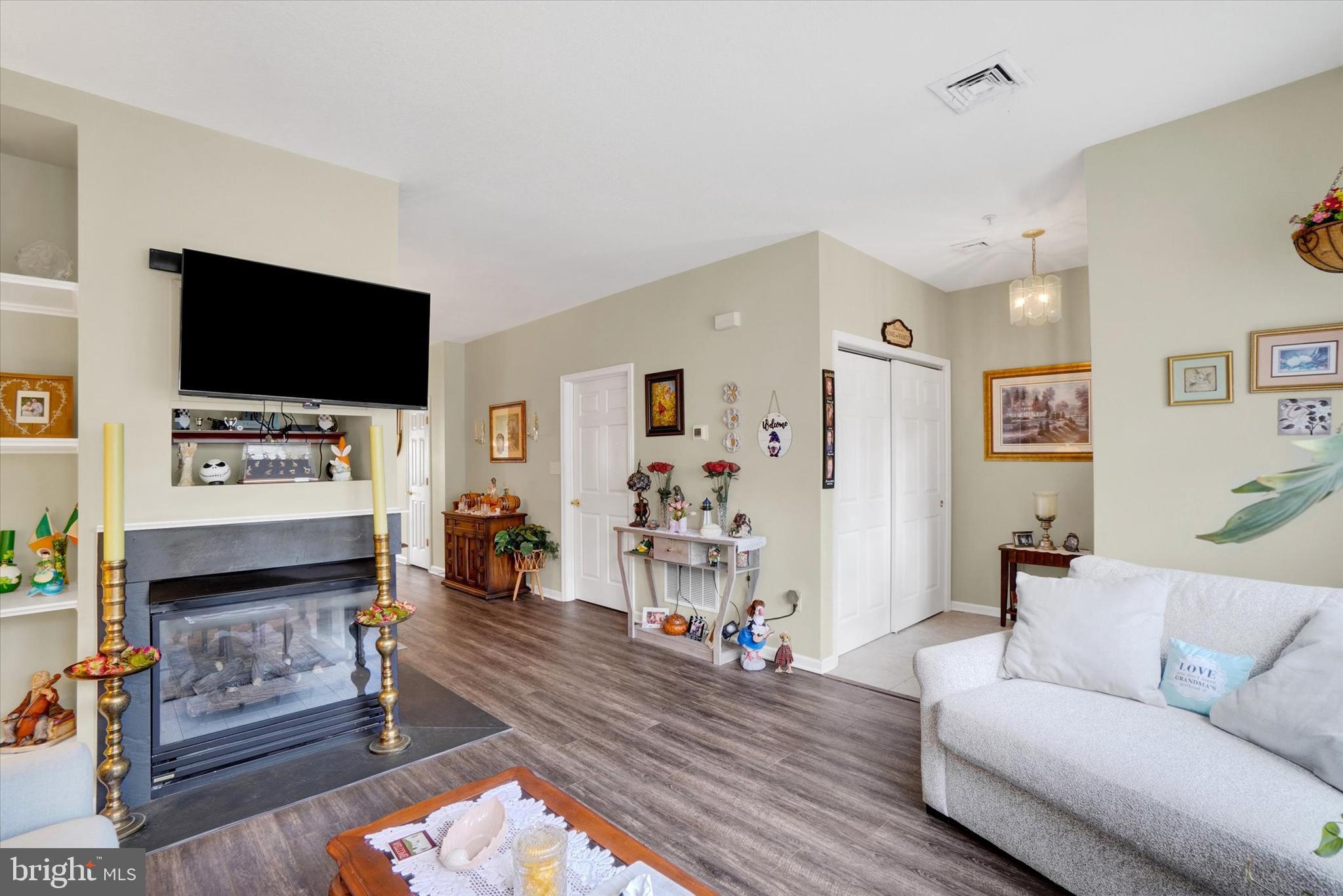 HOPEWELL - Residential