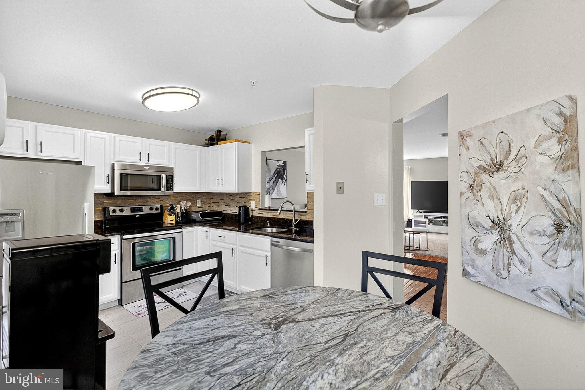 KINGS GRANT - Residential