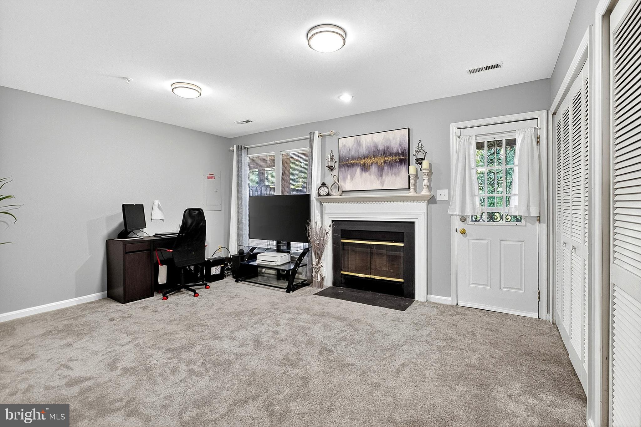 KINGS GRANT - Residential