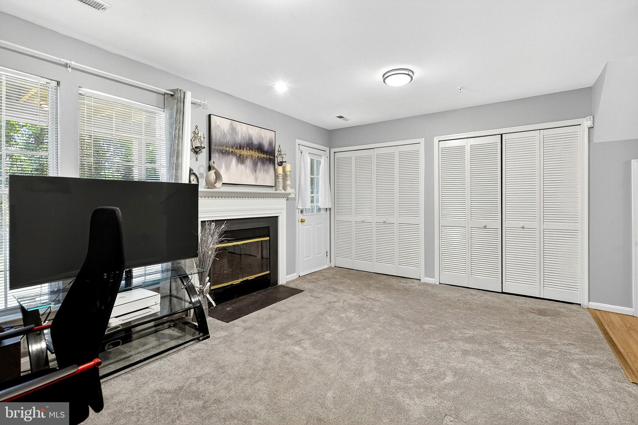 KINGS GRANT - Residential