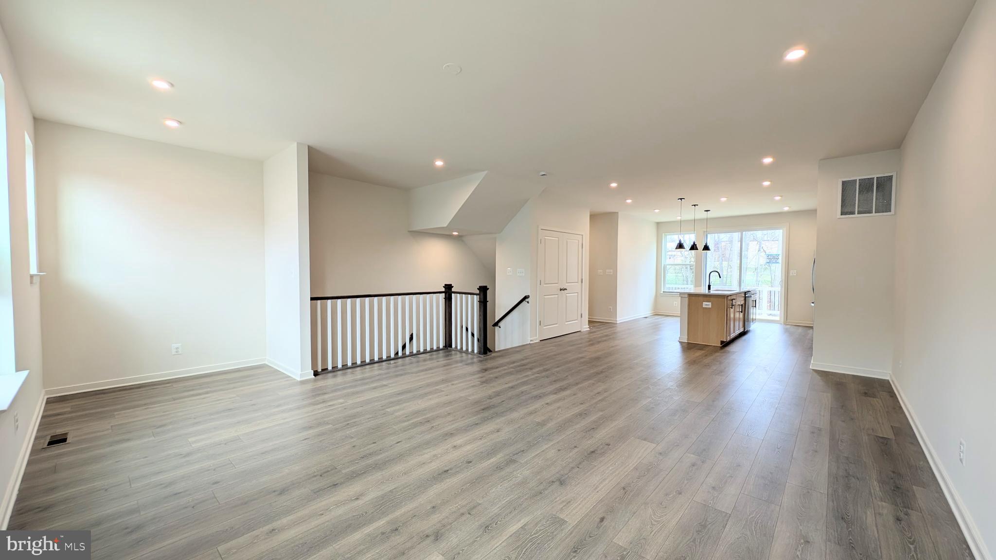 DALE WOODS - Residential