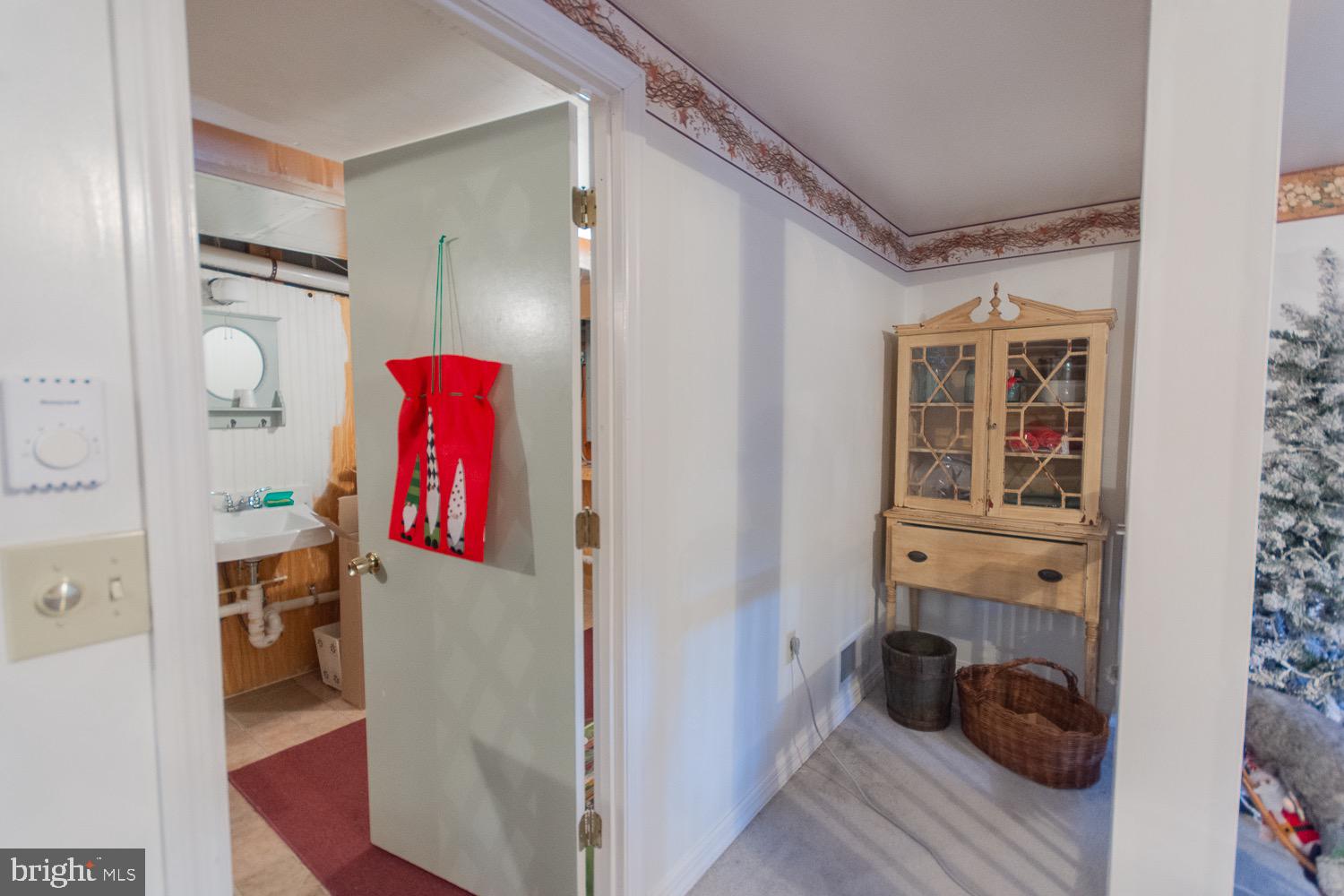 KEYES FERRY ACRES - Residential