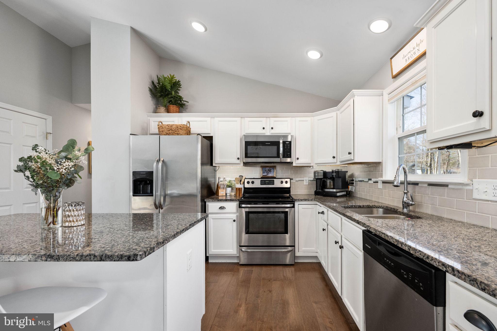 LAKE WILDERNESS - Residential