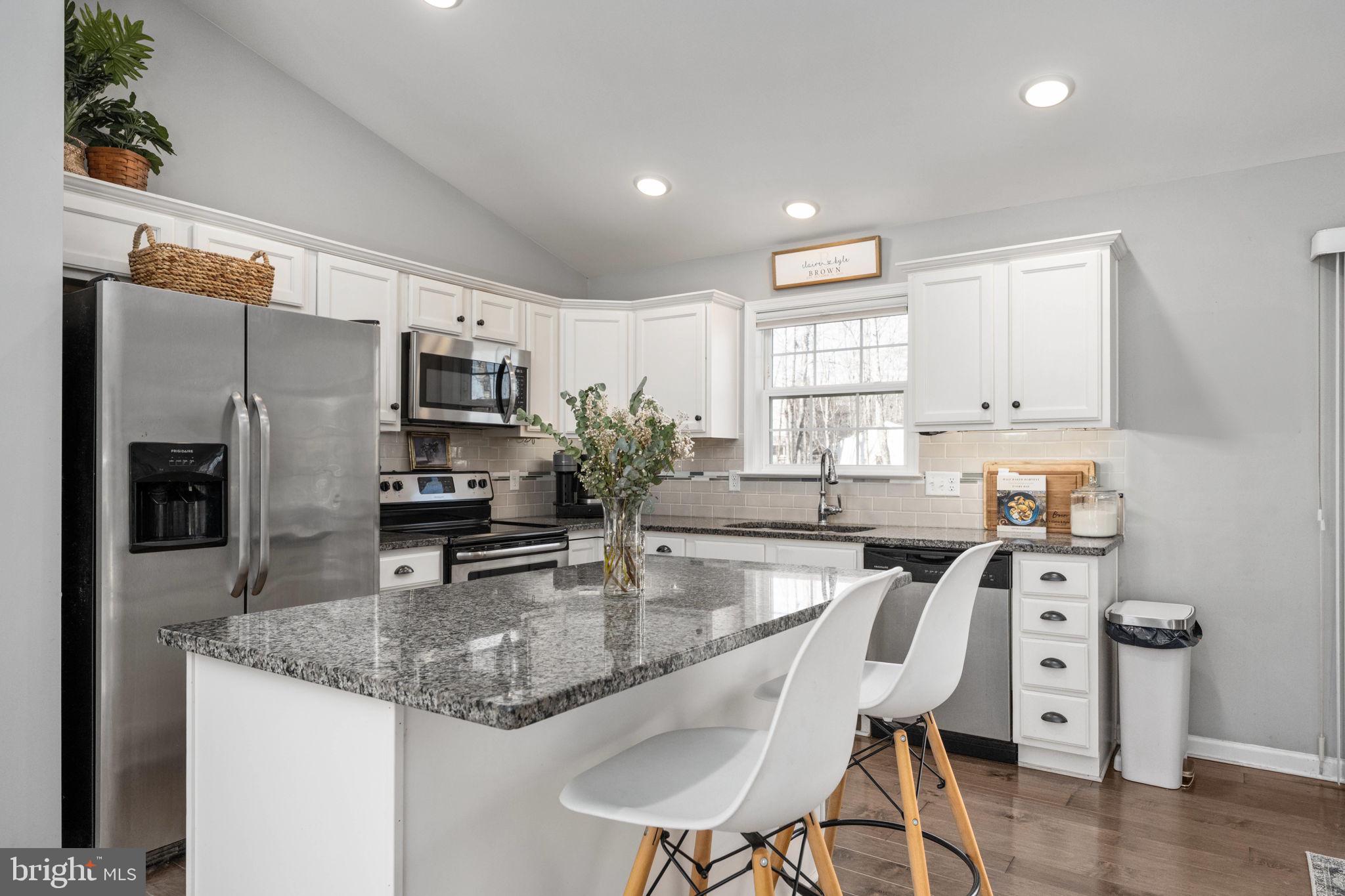 LAKE WILDERNESS - Residential