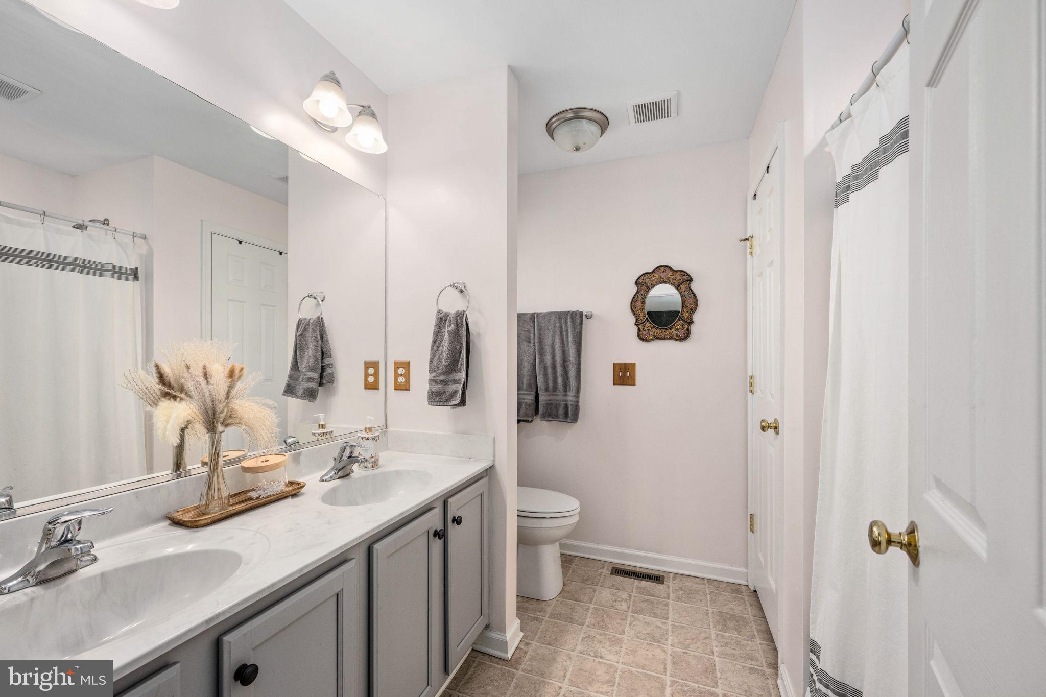 LAKE WILDERNESS - Residential