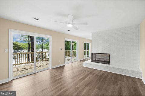 Photo of 1070 Lakeview Dr, STAFFORD, VA 22556 (MLS # VAST2047634)