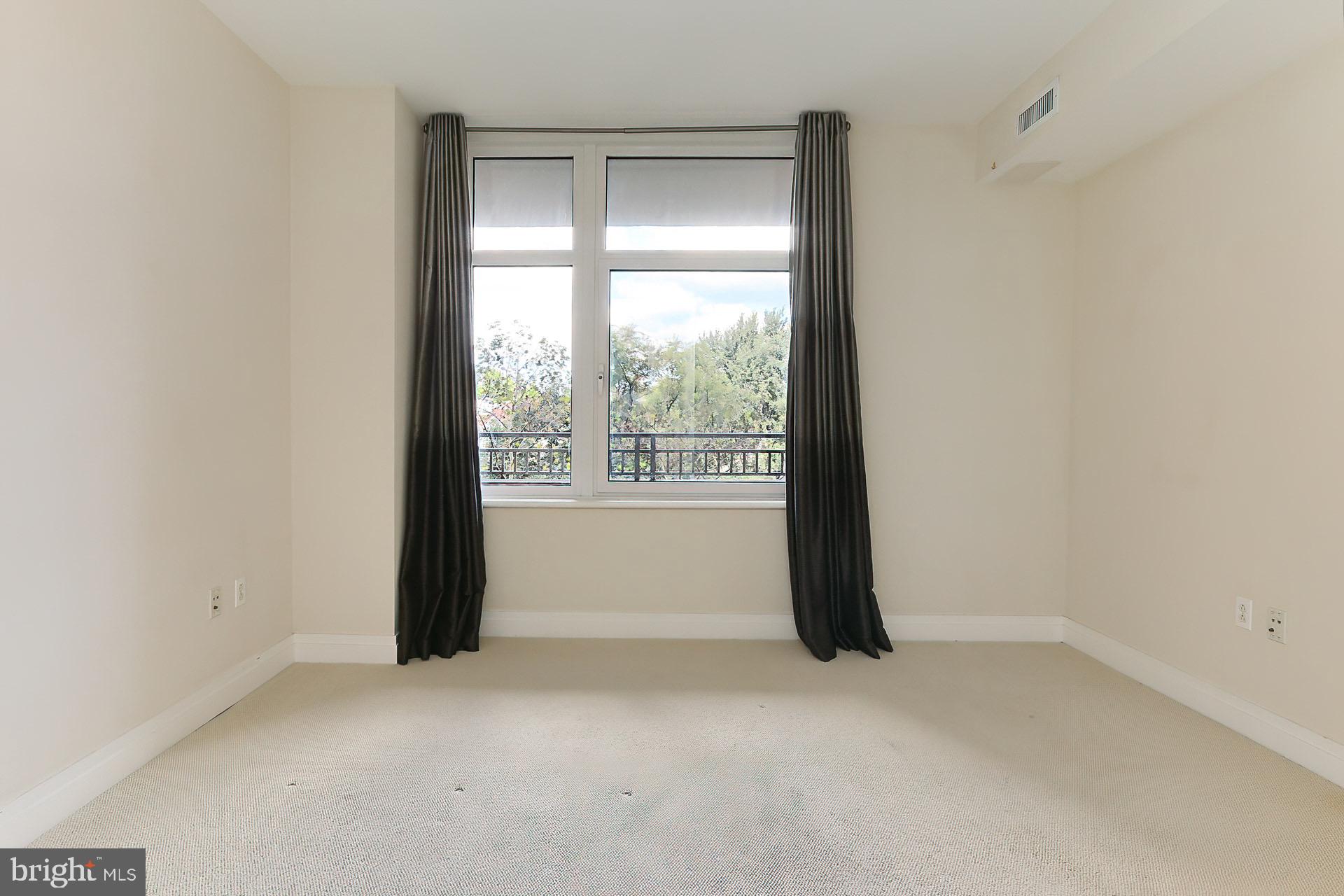 ONE PARK CREST CONDOMINIUM - Residential Lease