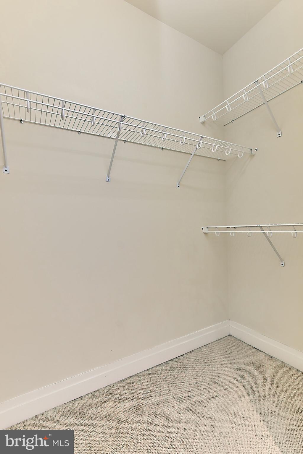 ONE PARK CREST CONDOMINIUM - Residential Lease