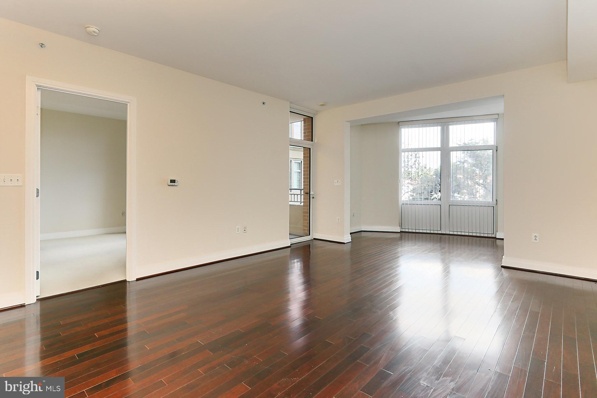 ONE PARK CREST CONDOMINIUM - Residential Lease