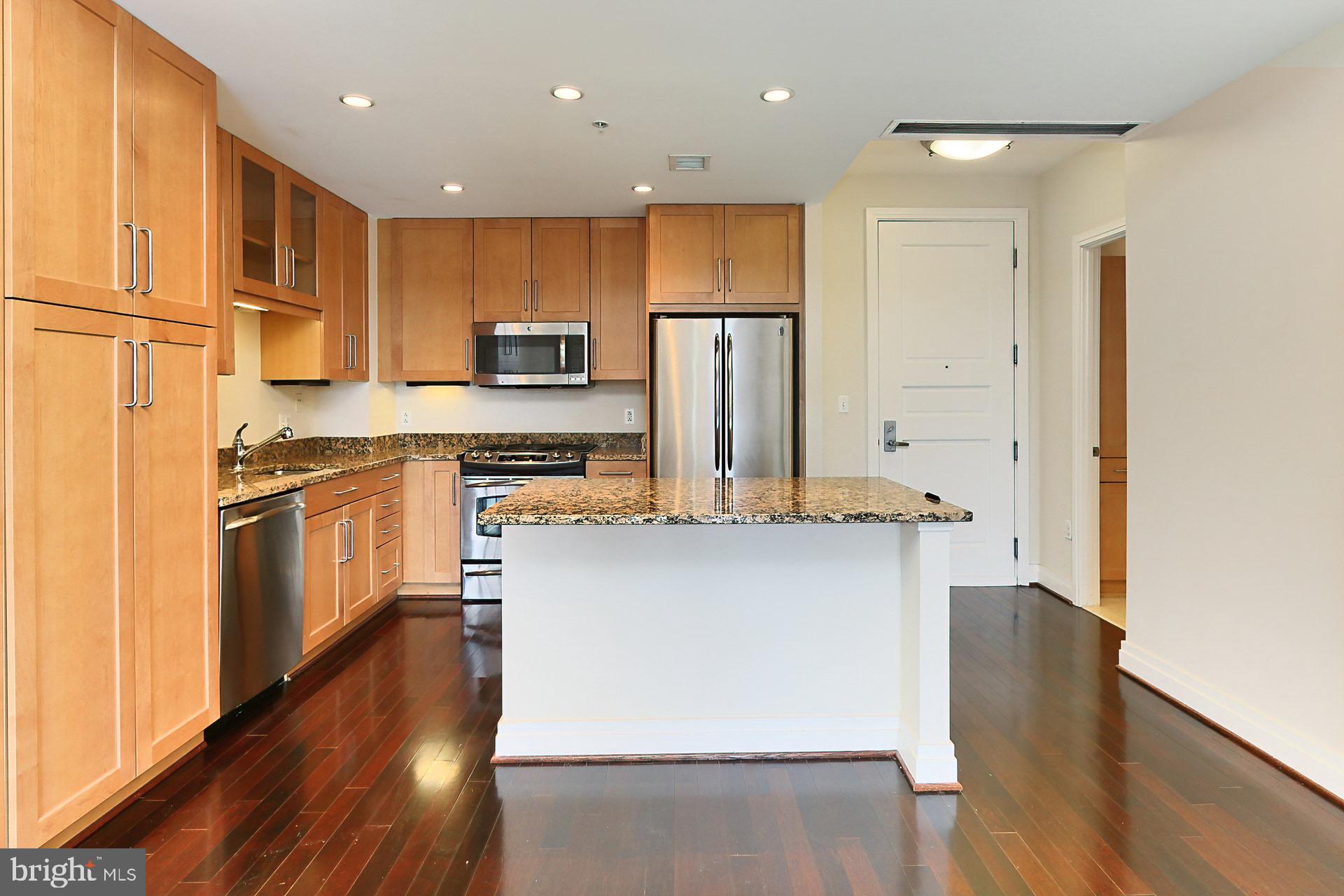 ONE PARK CREST CONDOMINIUM - Residential Lease