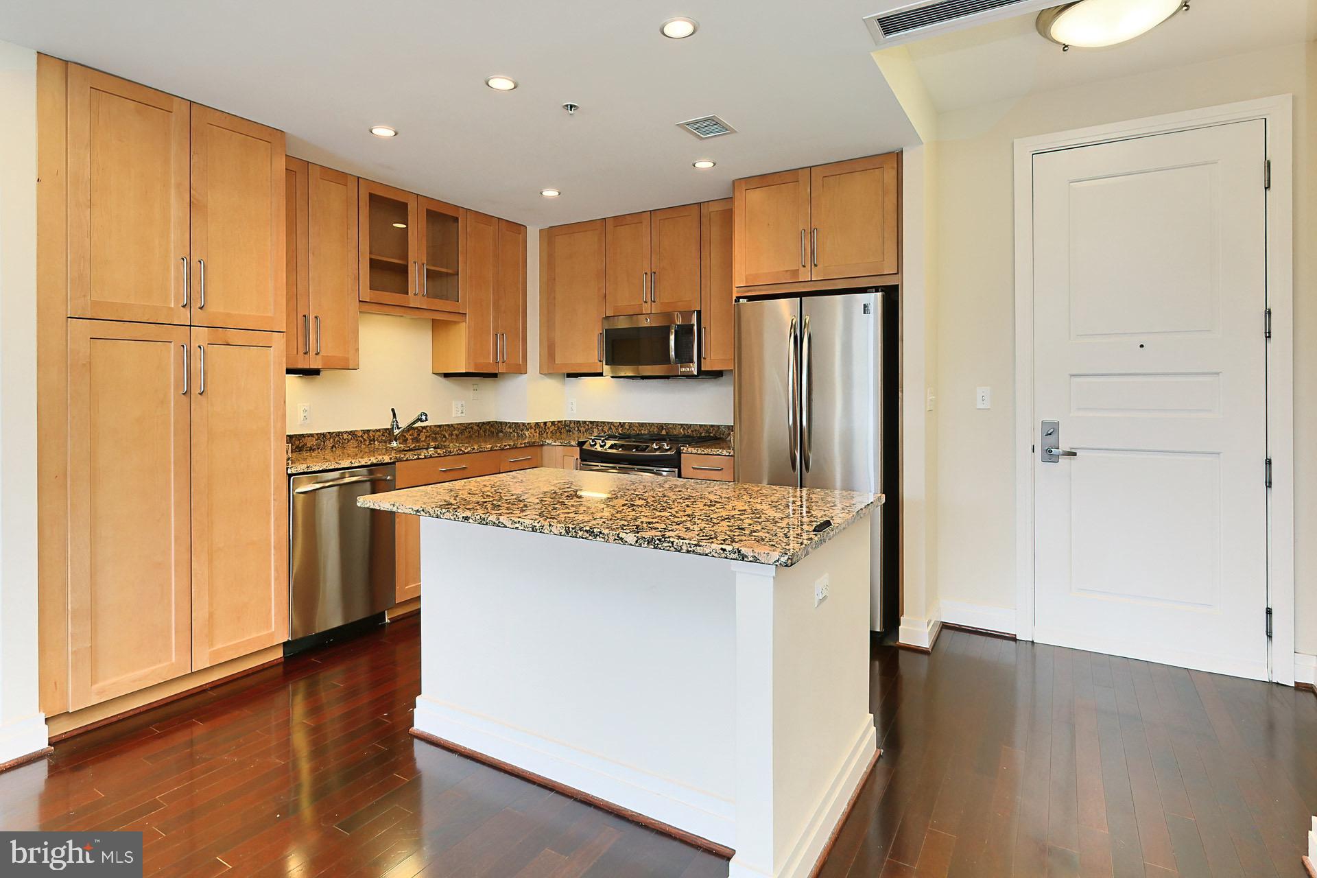 ONE PARK CREST CONDOMINIUM - Residential Lease