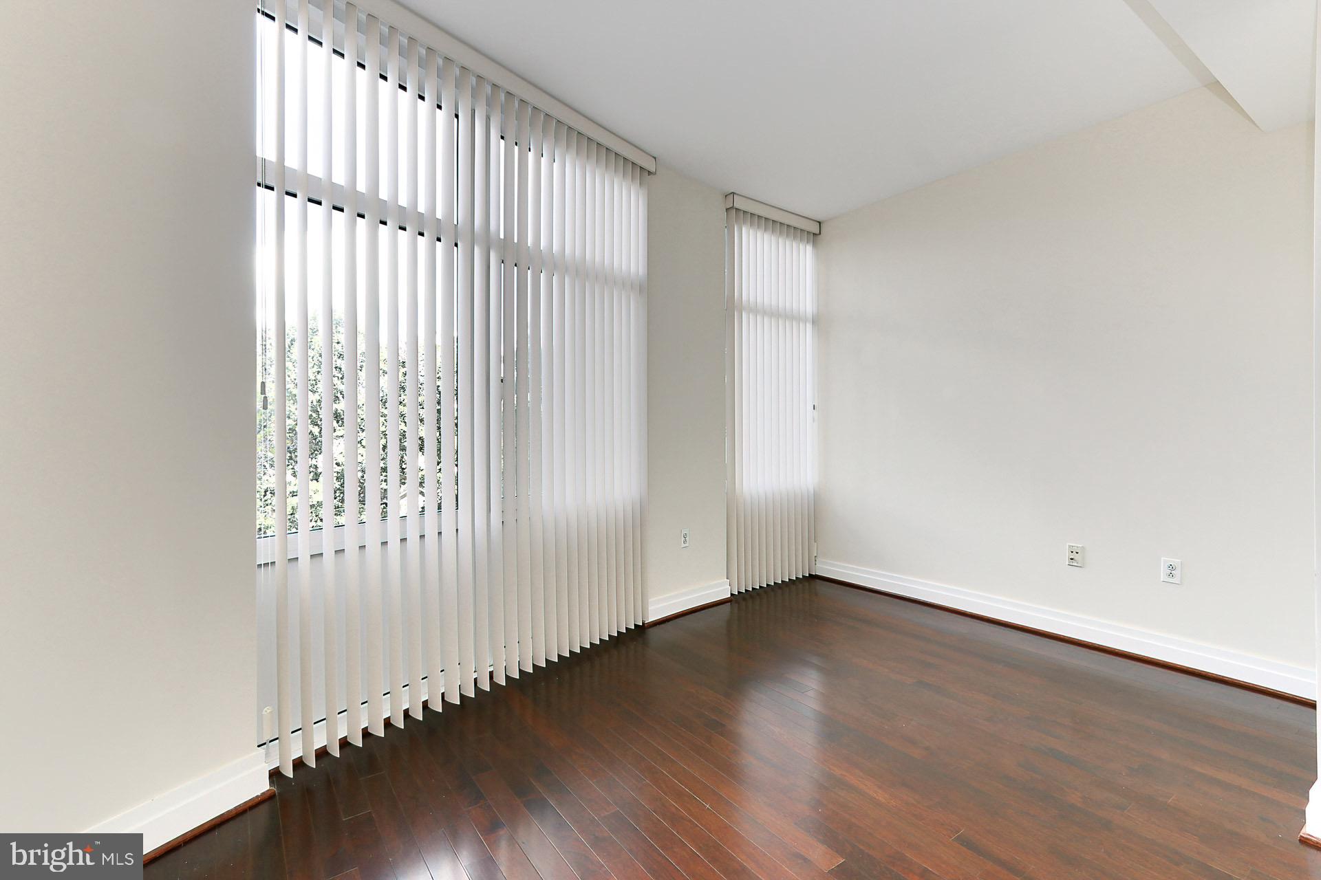 ONE PARK CREST CONDOMINIUM - Residential Lease