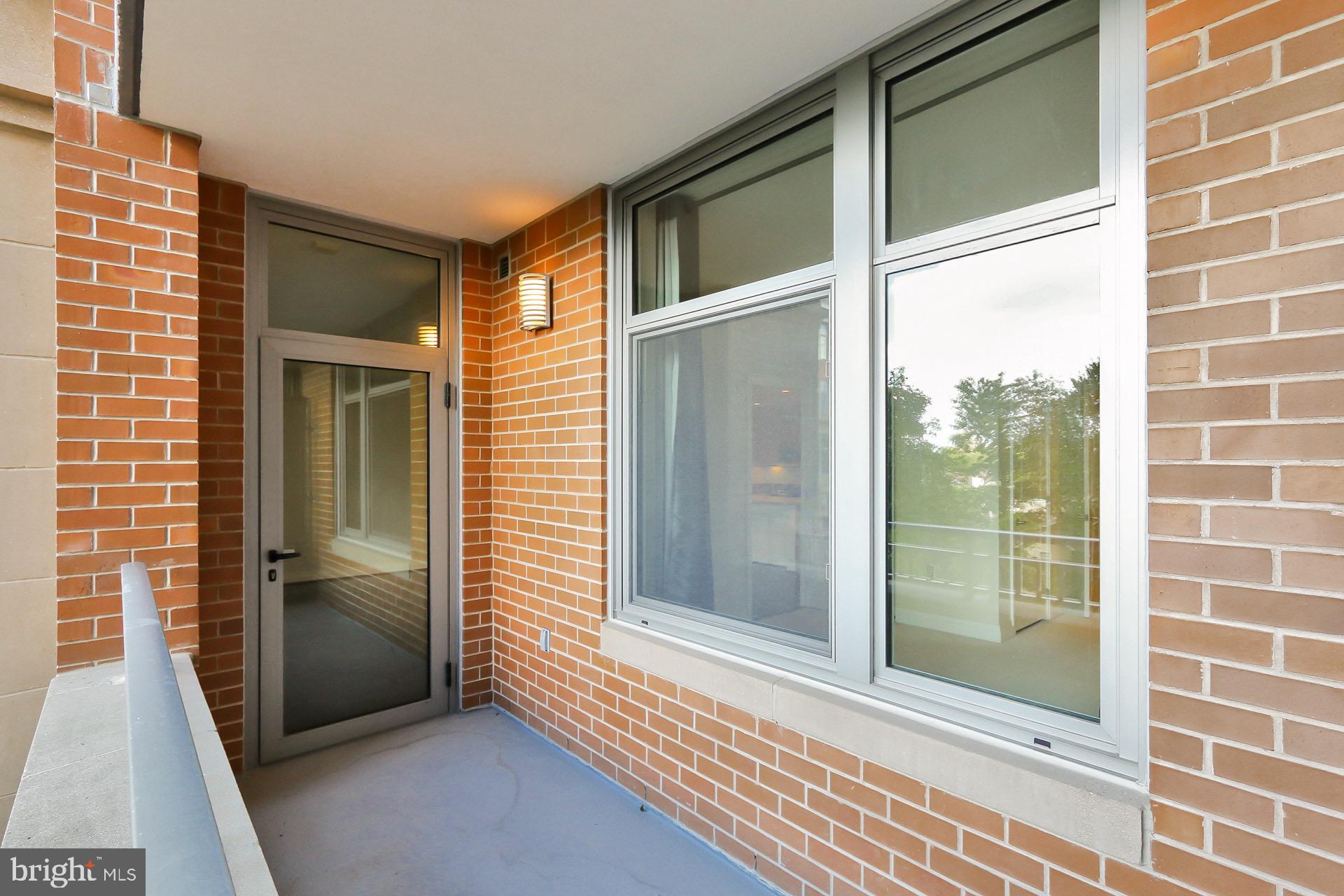 ONE PARK CREST CONDOMINIUM - Residential Lease