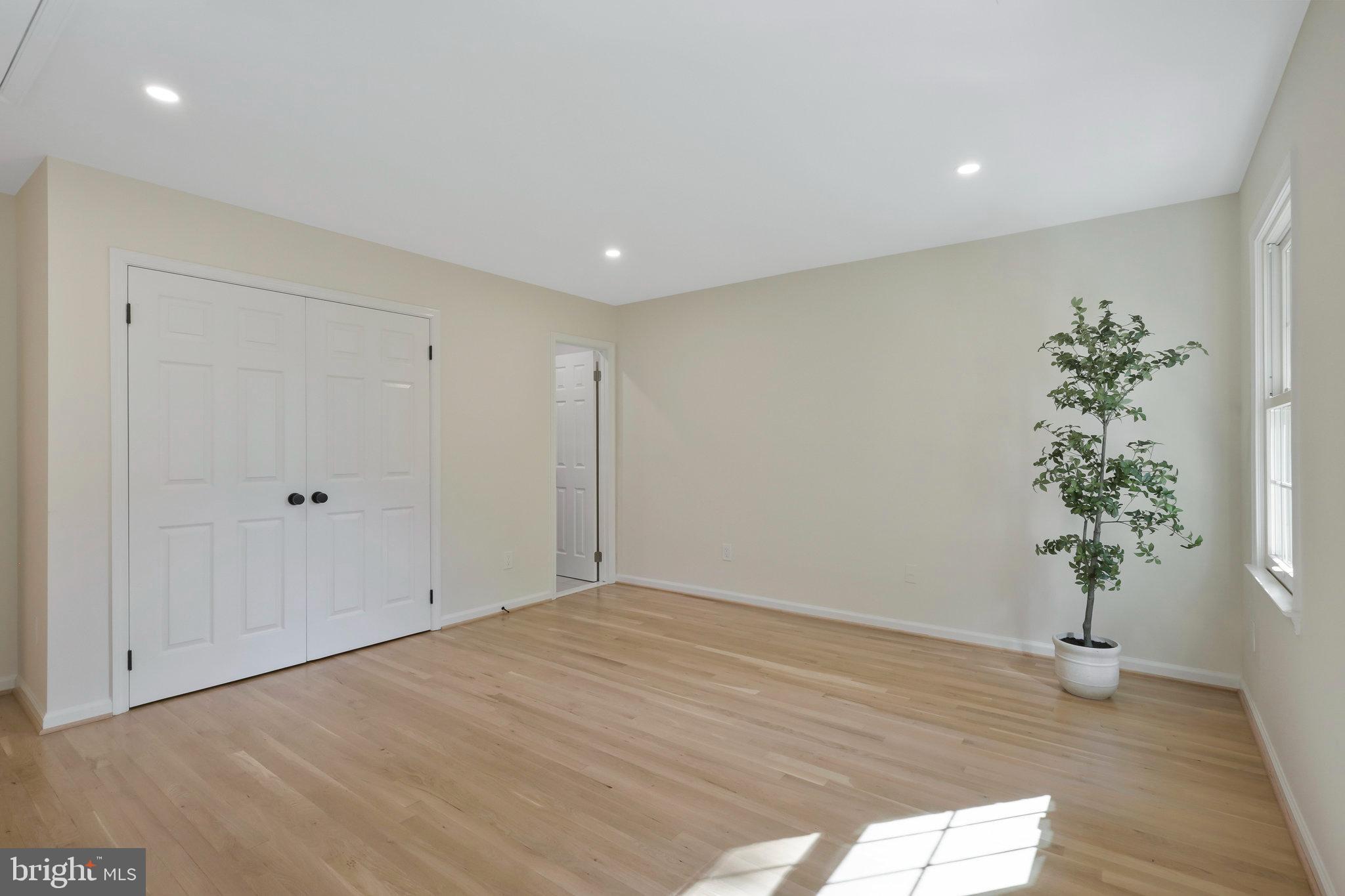 CEDARS OF MC LEAN - Residential