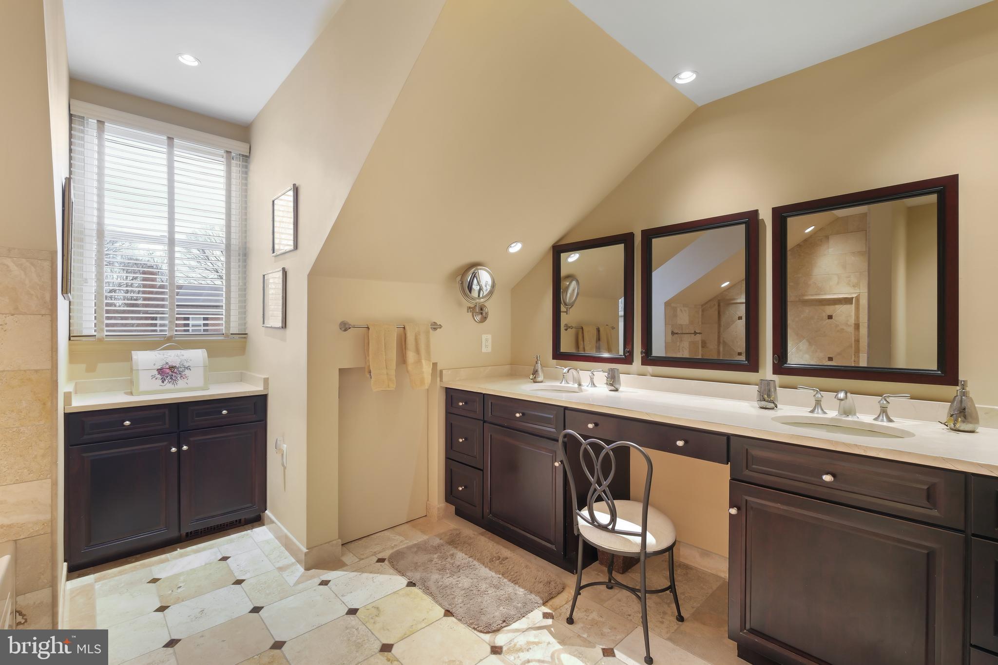 TIMBERLAWN - Residential