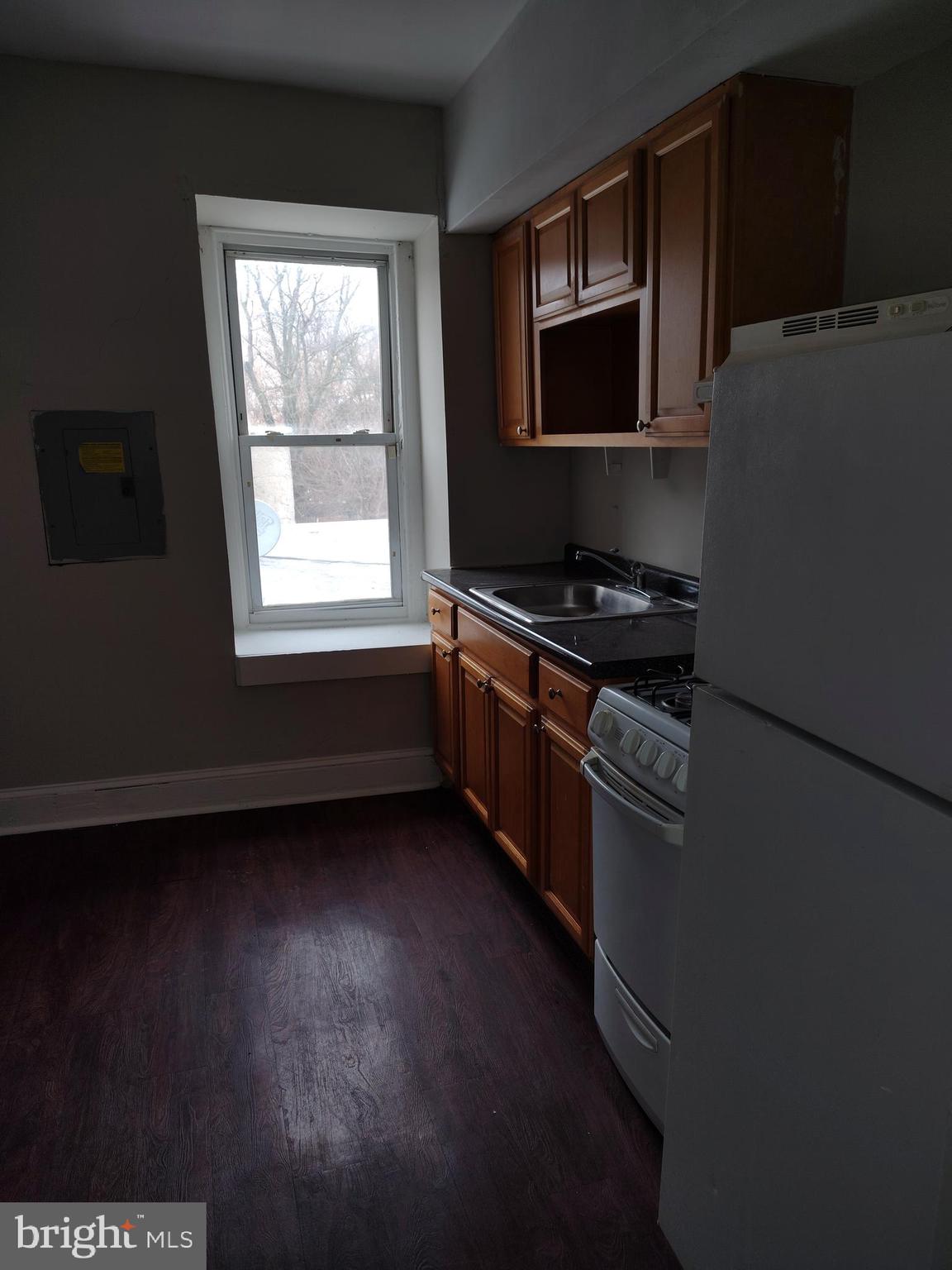 223 W SEYMOUR STREET