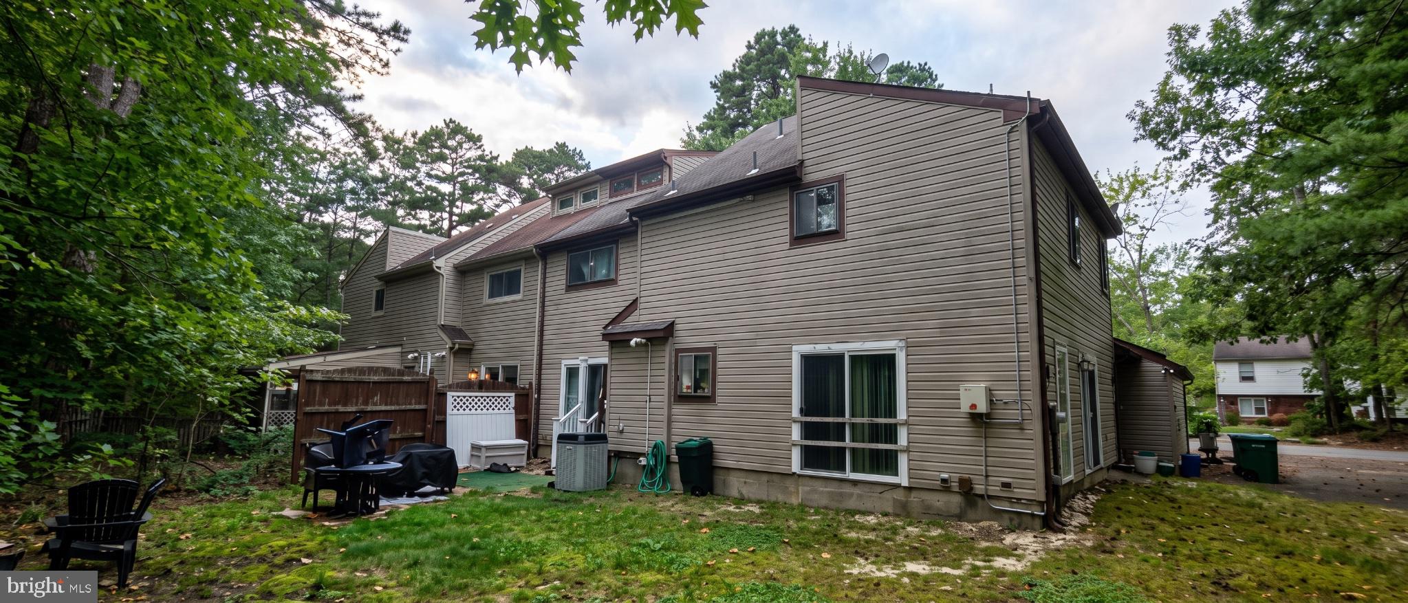 1 JACKSON COURT W