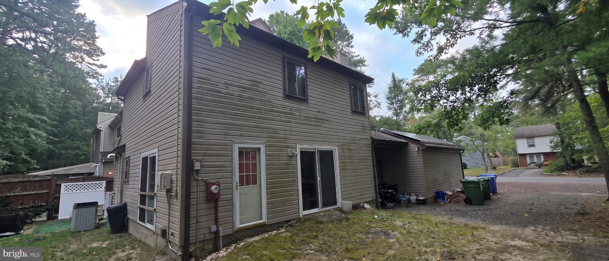 1 JACKSON COURT W