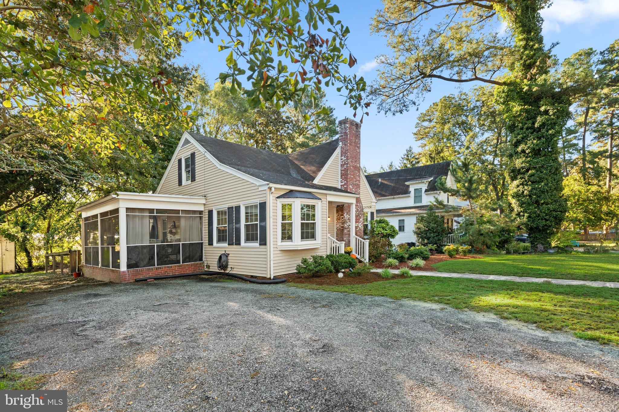 1003 RIVERSIDE DRIVE