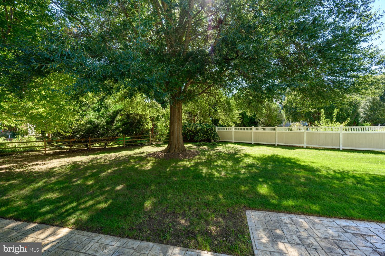 38 LONDONDERRY DRIVE