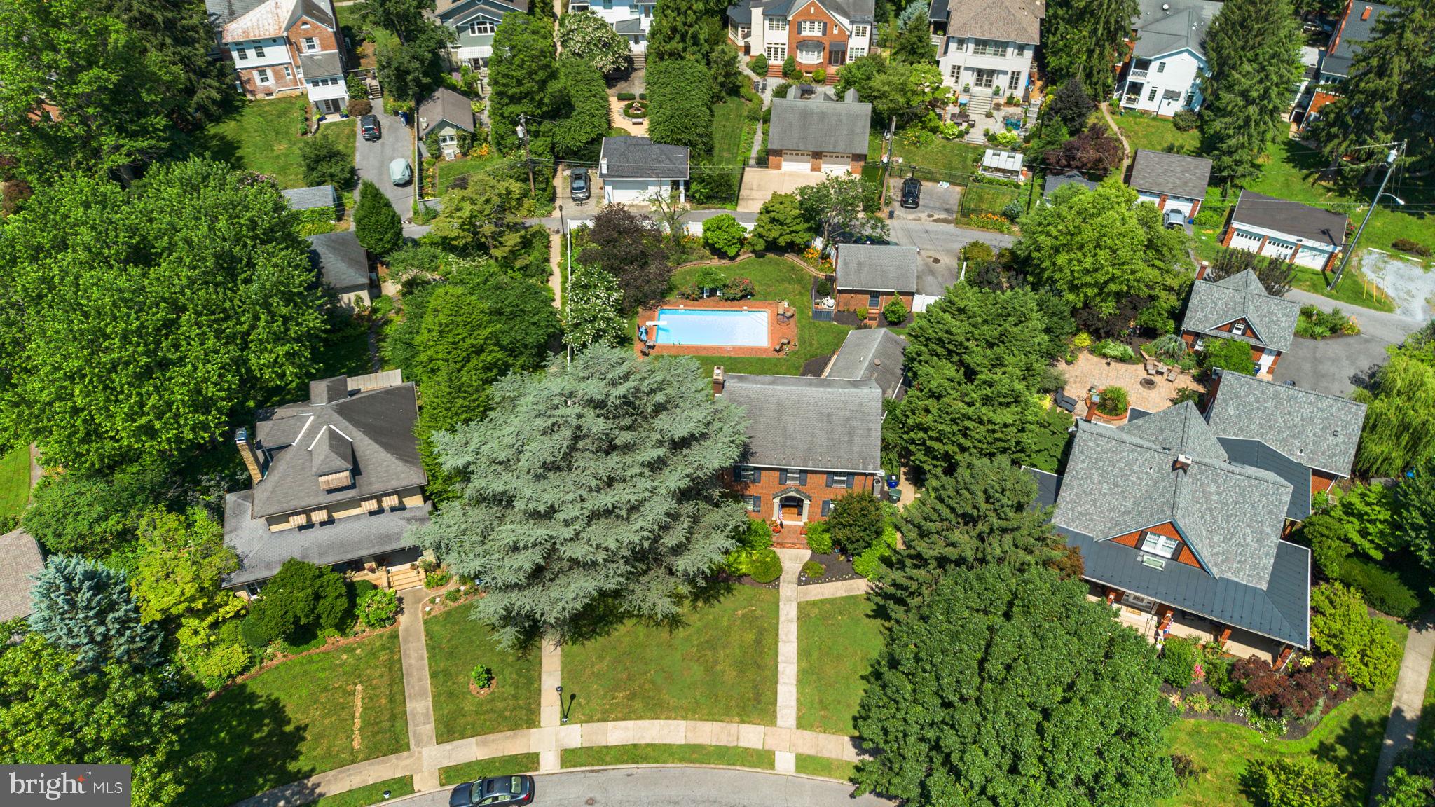 305 COLLEGE PLACE