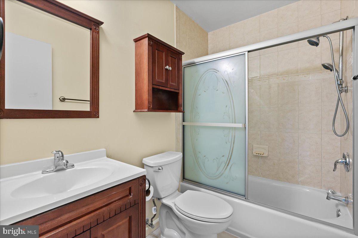 KEENE  MILL WOODS - Residential