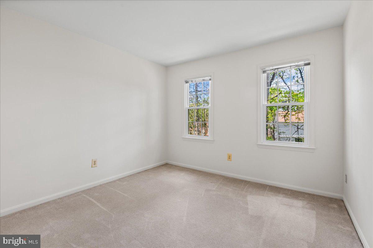 KEENE  MILL WOODS - Residential