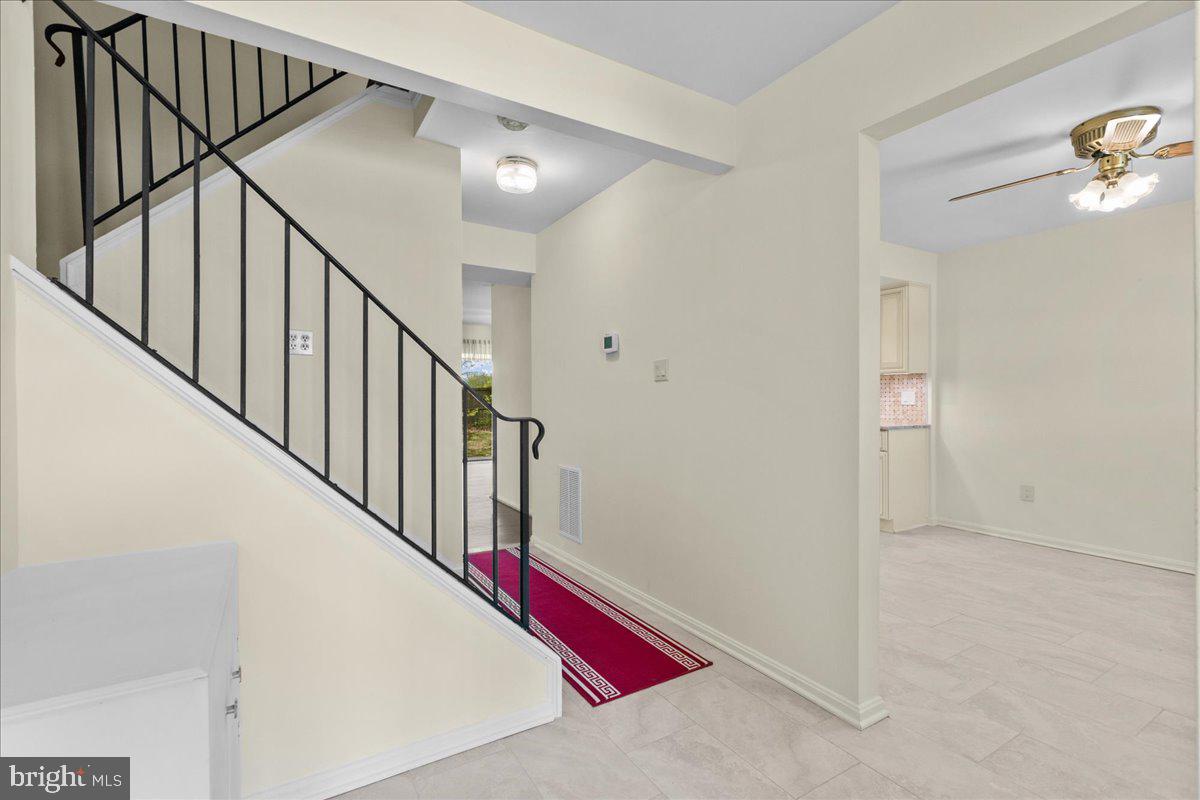 KEENE  MILL WOODS - Residential