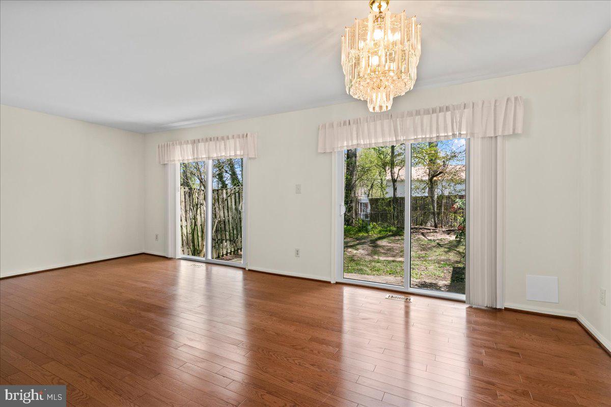 KEENE  MILL WOODS - Residential