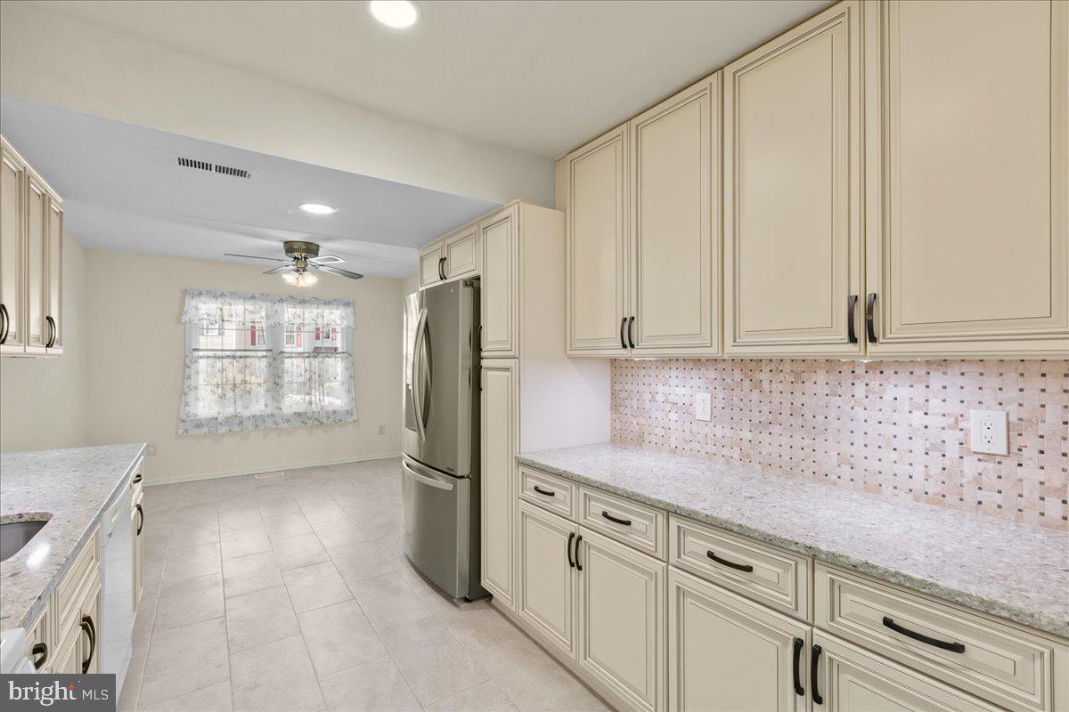 KEENE  MILL WOODS - Residential