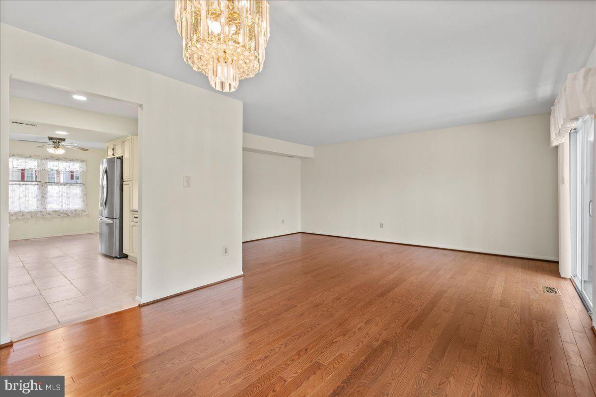 KEENE  MILL WOODS - Residential