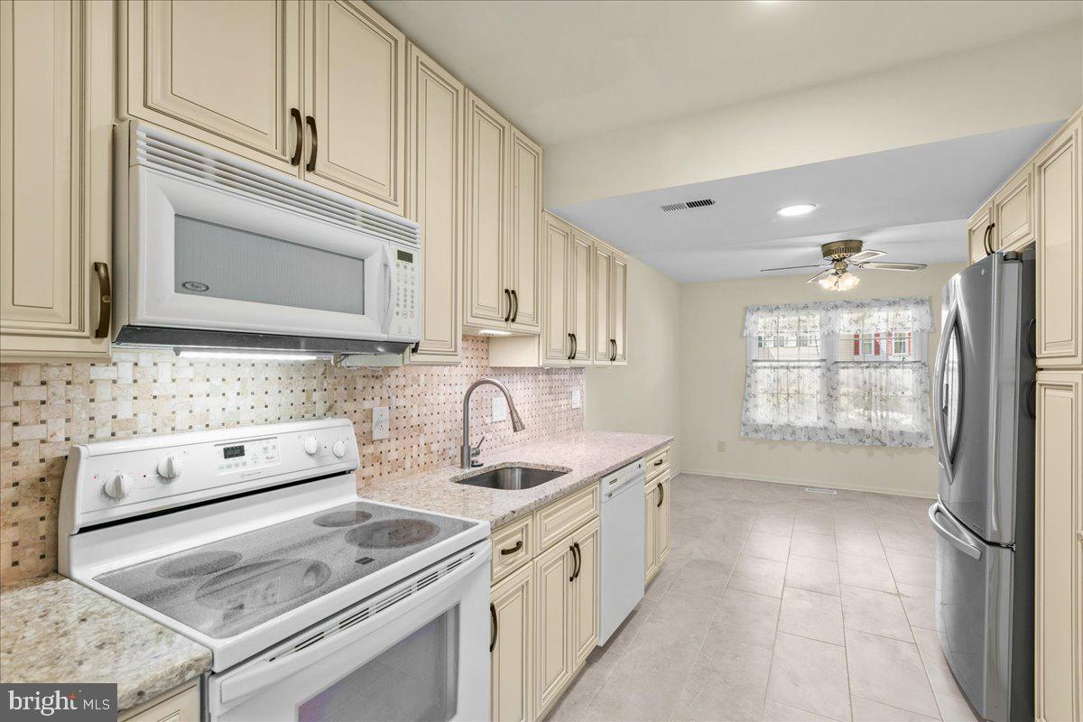 KEENE  MILL WOODS - Residential