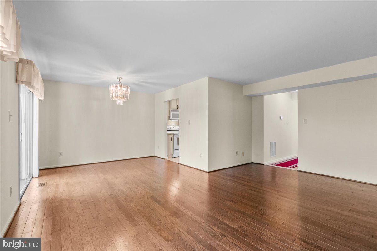 KEENE  MILL WOODS - Residential