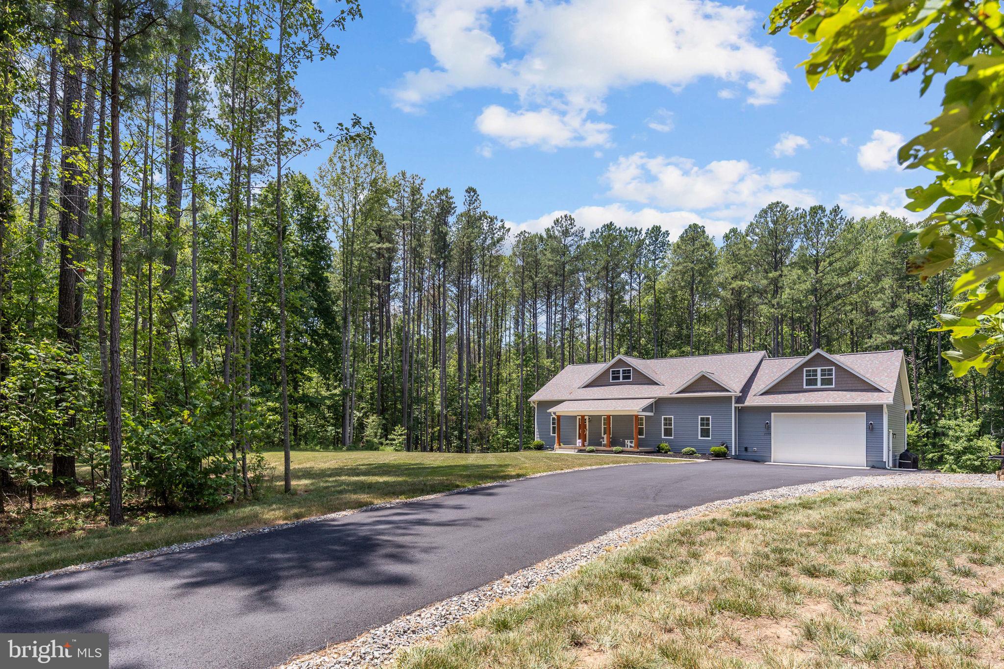 1098 LAKE FOREST DRIVE