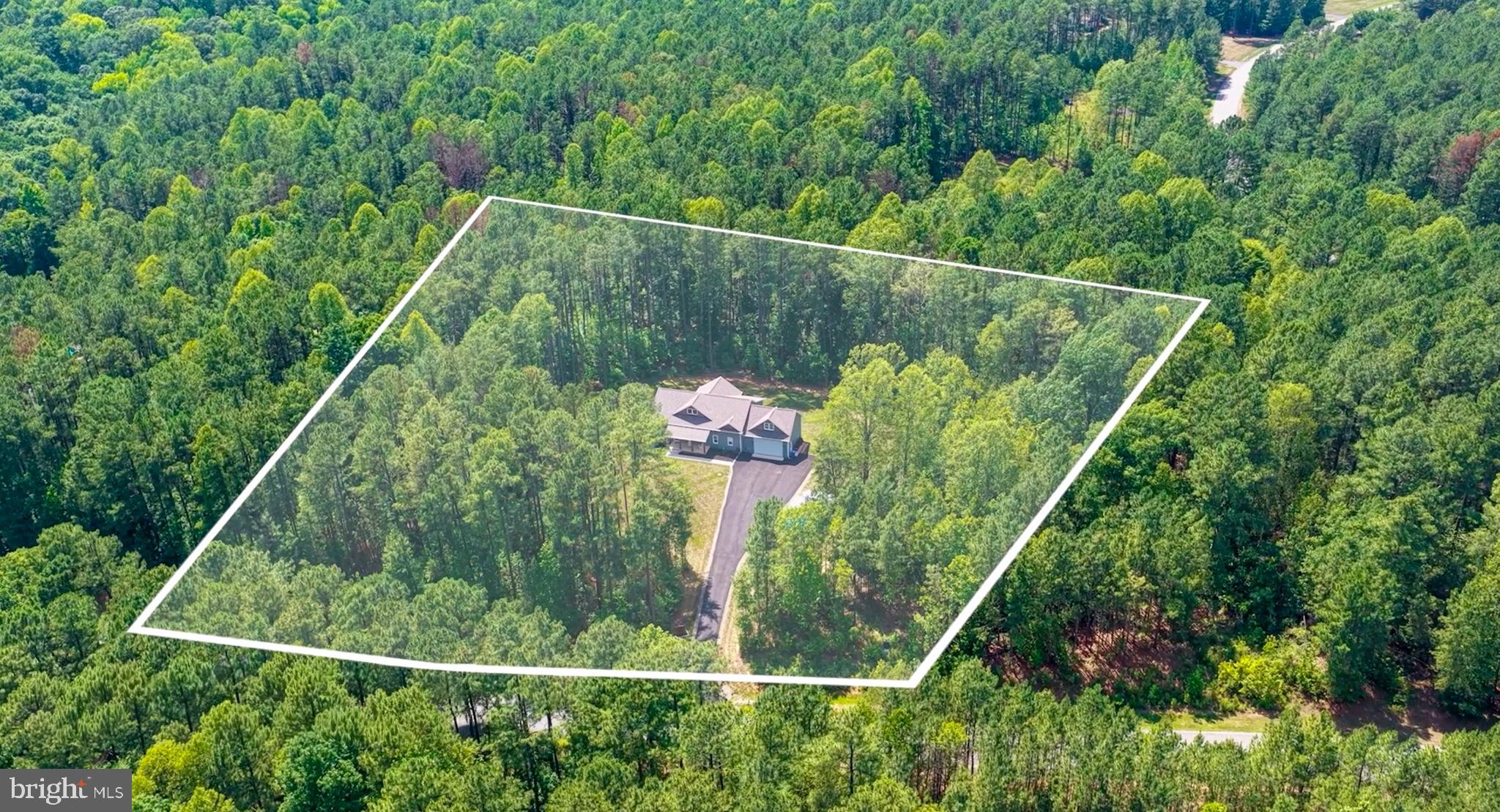 1098 LAKE FOREST DRIVE