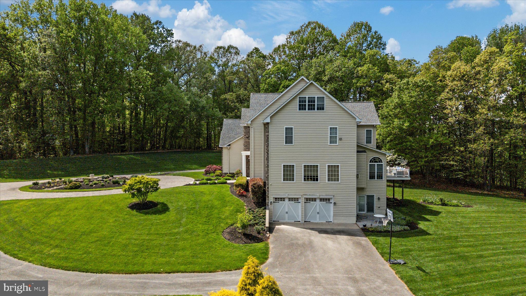 LYONS CREEK OVERLOOK - Residential