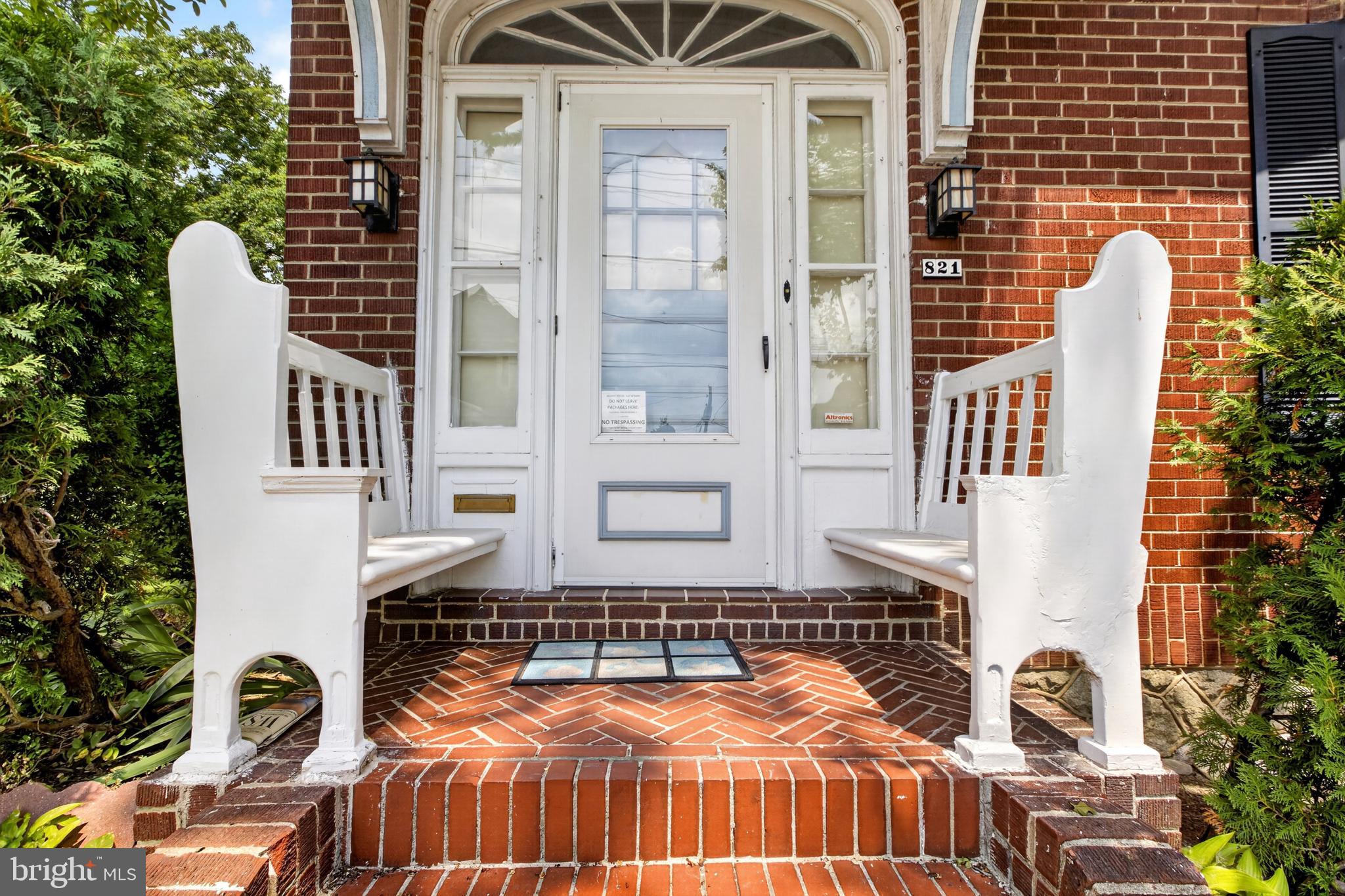 821 N BISHOPTHORPE STREET