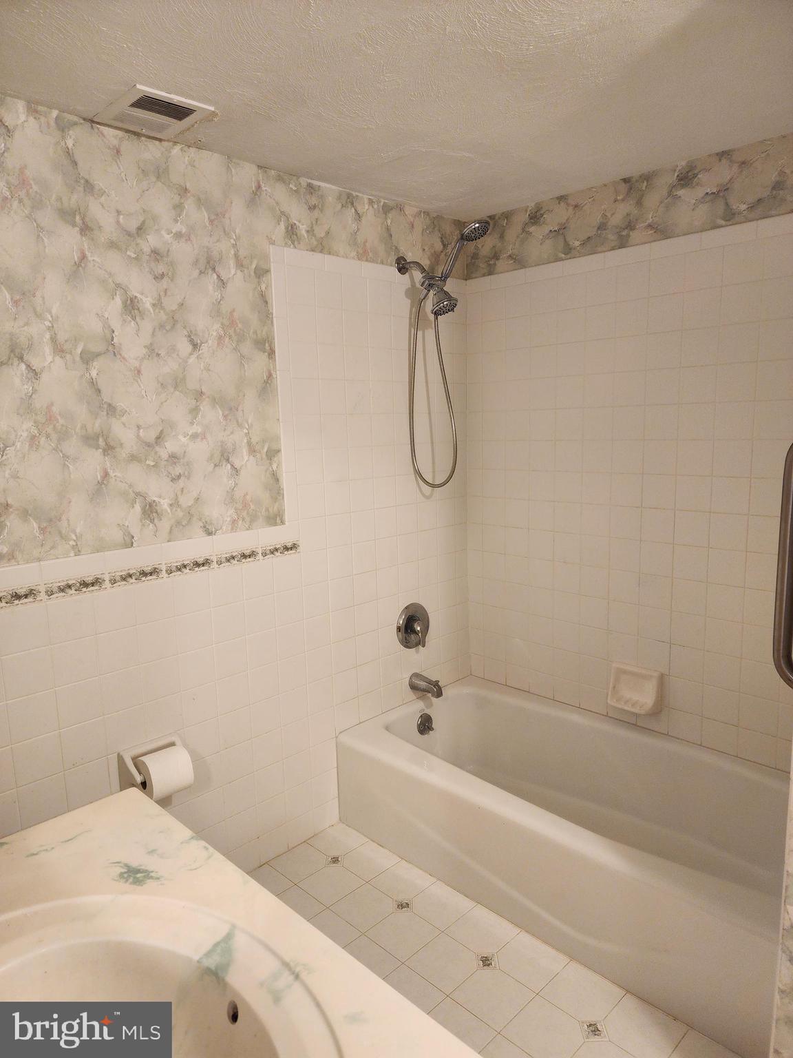 HICKORY HILL - Residential