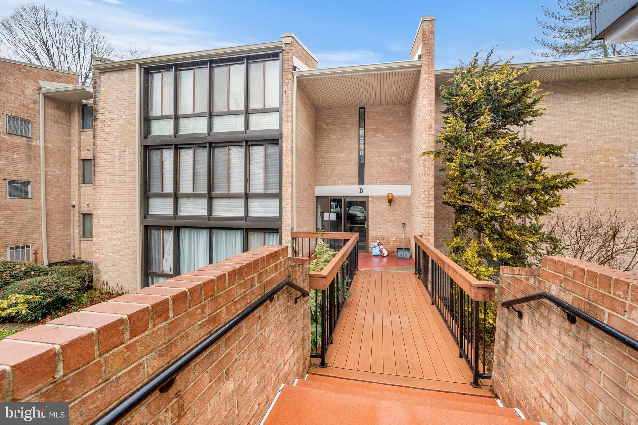 HICKORY HILL - Residential