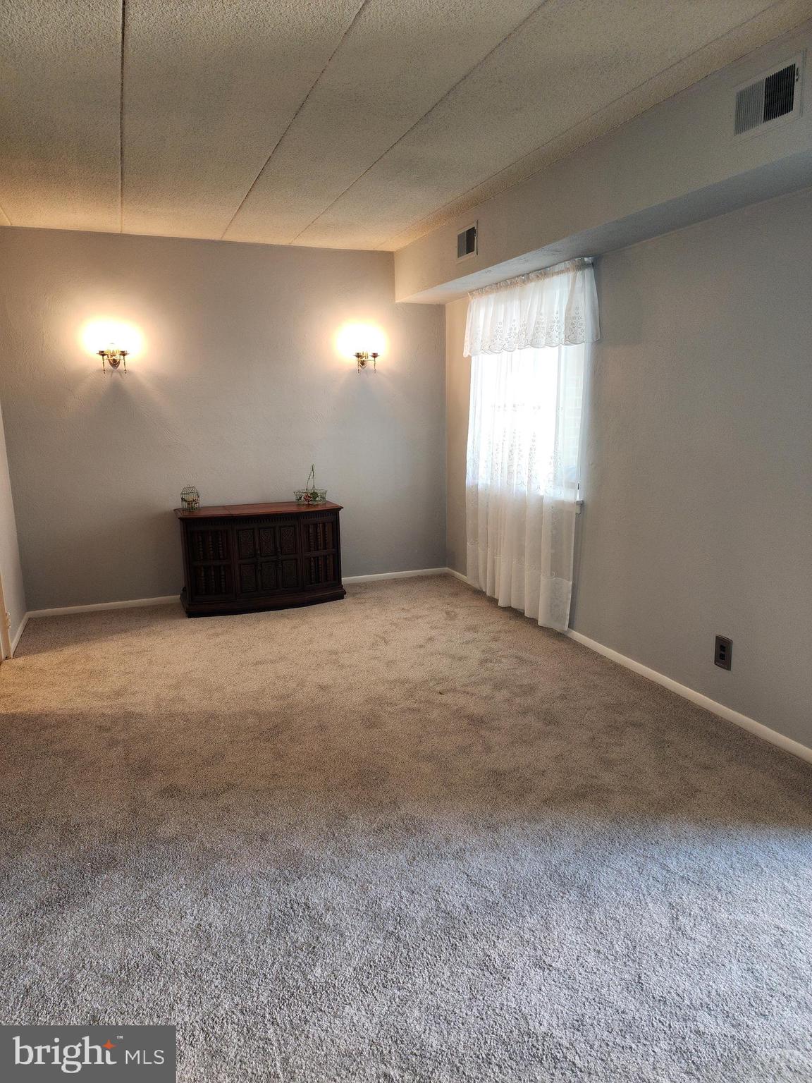 HICKORY HILL - Residential