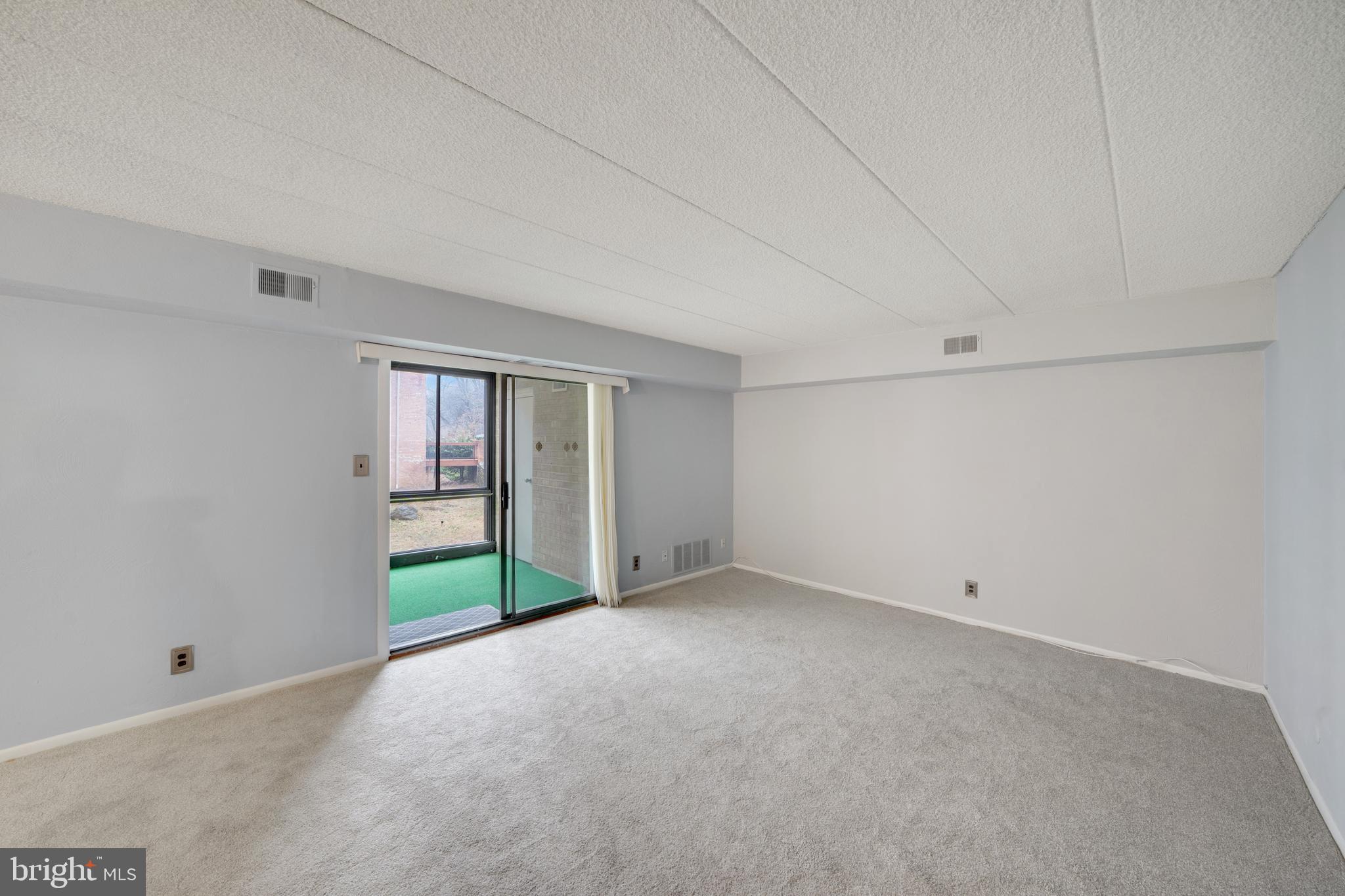 HICKORY HILL - Residential