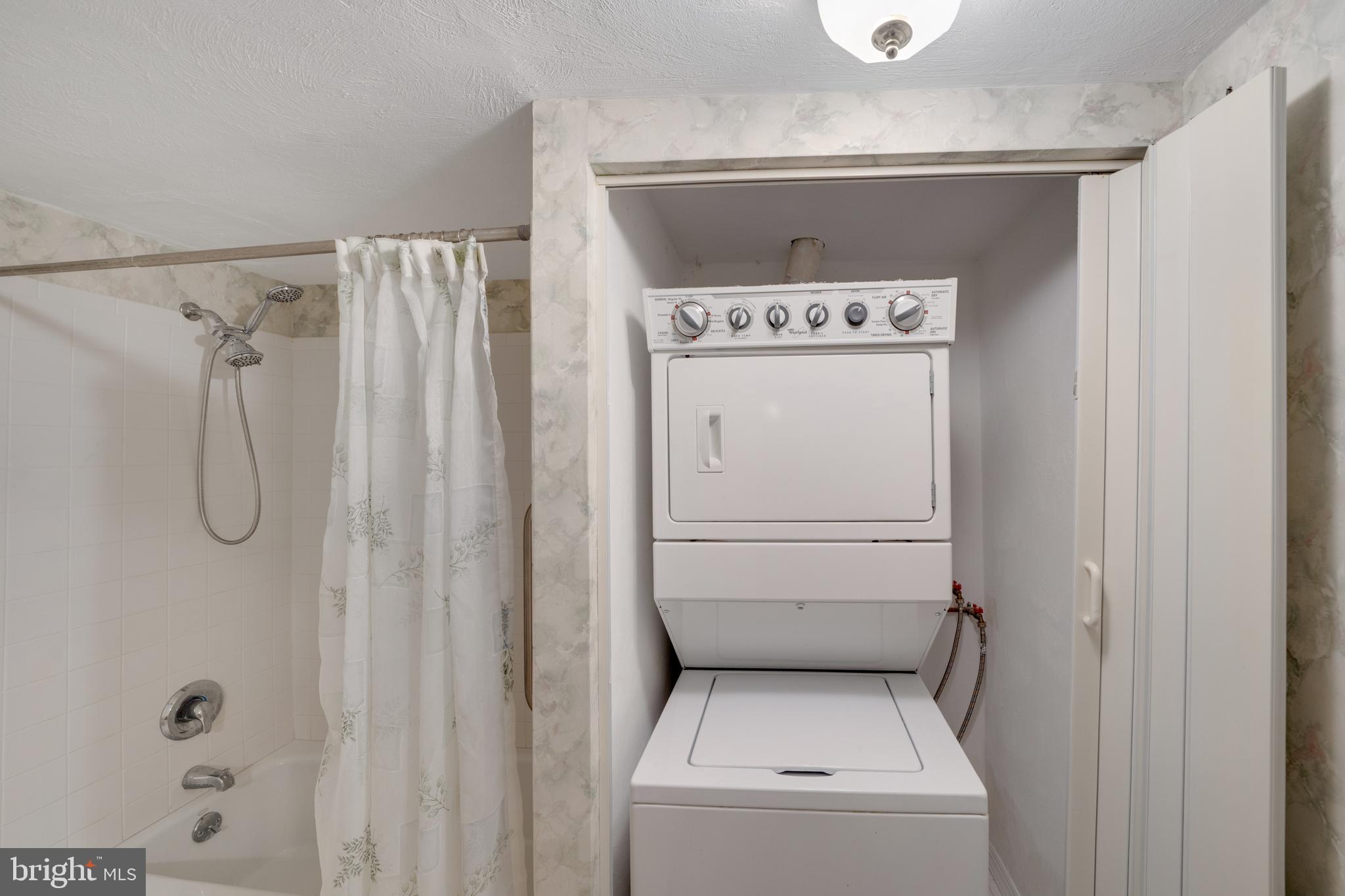 HICKORY HILL - Residential