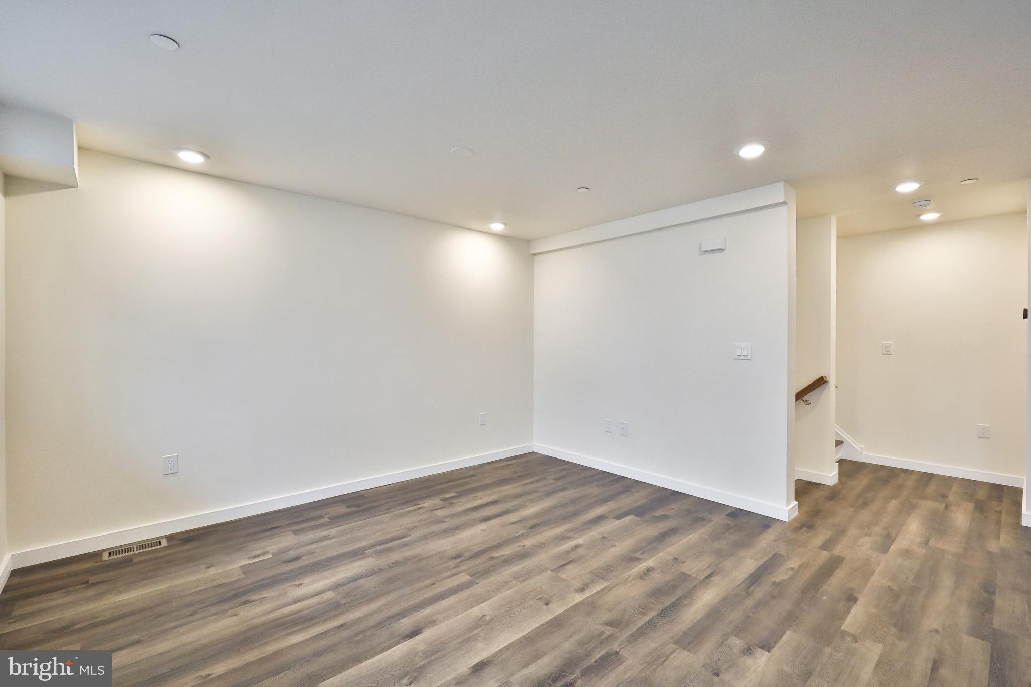 OLDE KENSINGTON - Residential Lease