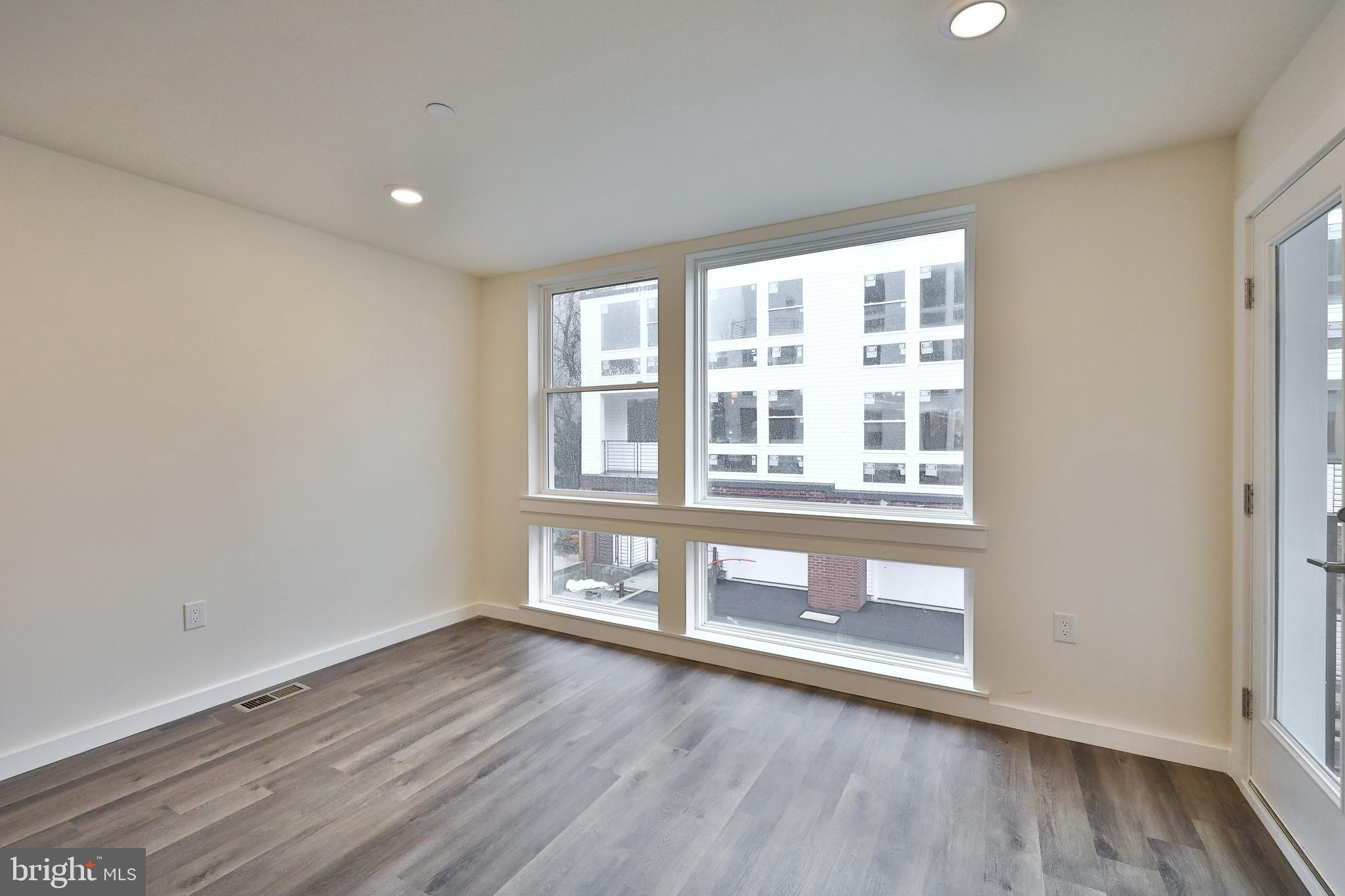 OLDE KENSINGTON - Residential Lease
