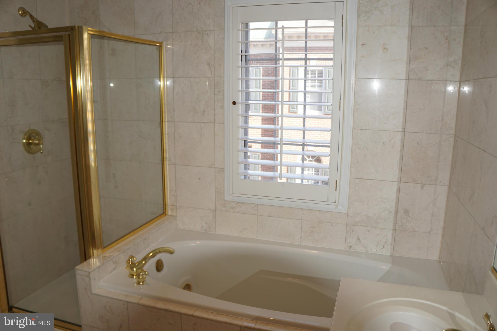 RIVERGATE - Residential Lease